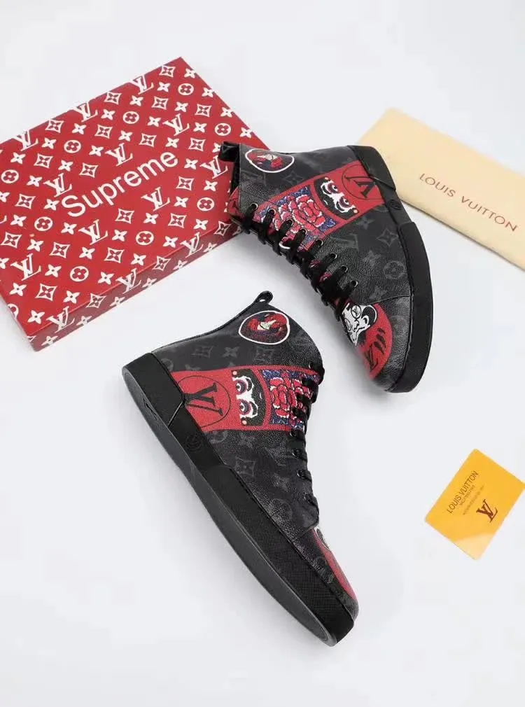 Factory price: 400💰 [LV] Animal series limited edition high-top sports shoes for men, L classic print, new autumn and winter style, original replica, 1:1 Counter quality, the fabric is Italian 🇮🇹 imported cowhide ➕🇮🇹 pure sheepskin lining ➕ original outsole, 🔍🔍 high quality, you can go in and out of the counter at will, welcome to compare, the outsole line will never be unglued, all sellers are welcome to sell in the picture above, can be shipped in one piece, code number: 38-44 (45 codes can be customized)